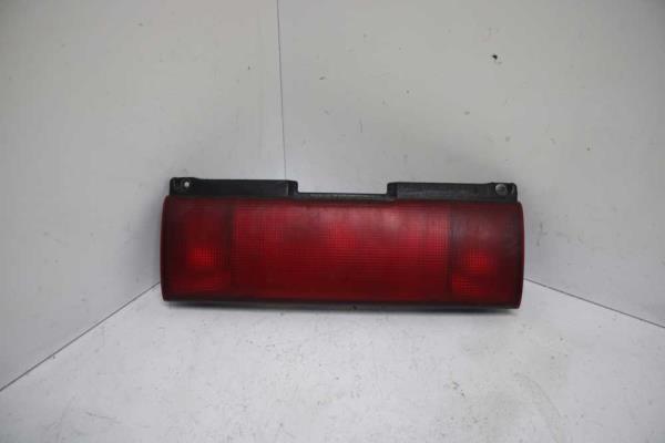 FEU ARRIERE MILIEU SUZUKI SWIFT 1989-1996 - Vue 1